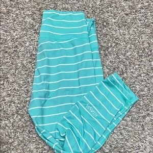 Mint Kiava Hi-rise Capri 20"